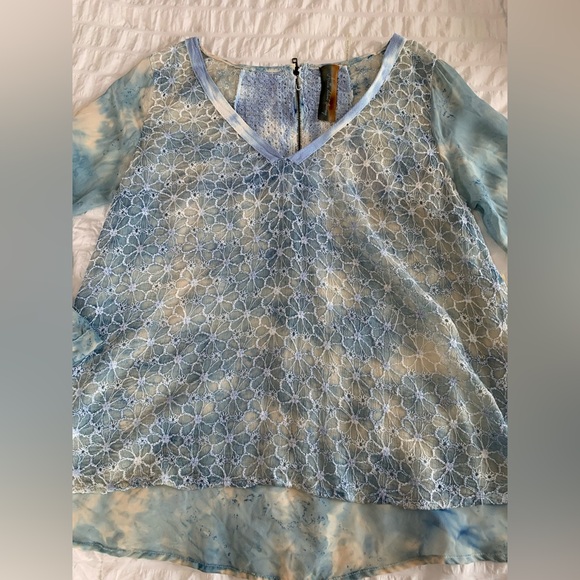 NWT Aratta Powder Blue Lace V-Neck Floral Overlay Silk Blouse - Picture 5 of 16